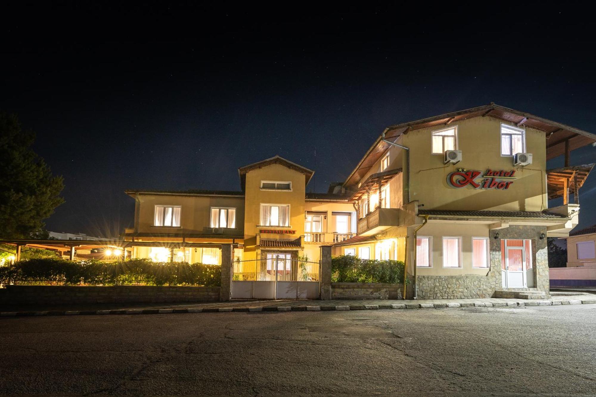 Hotel Kibor Galabovo Kültér fotó